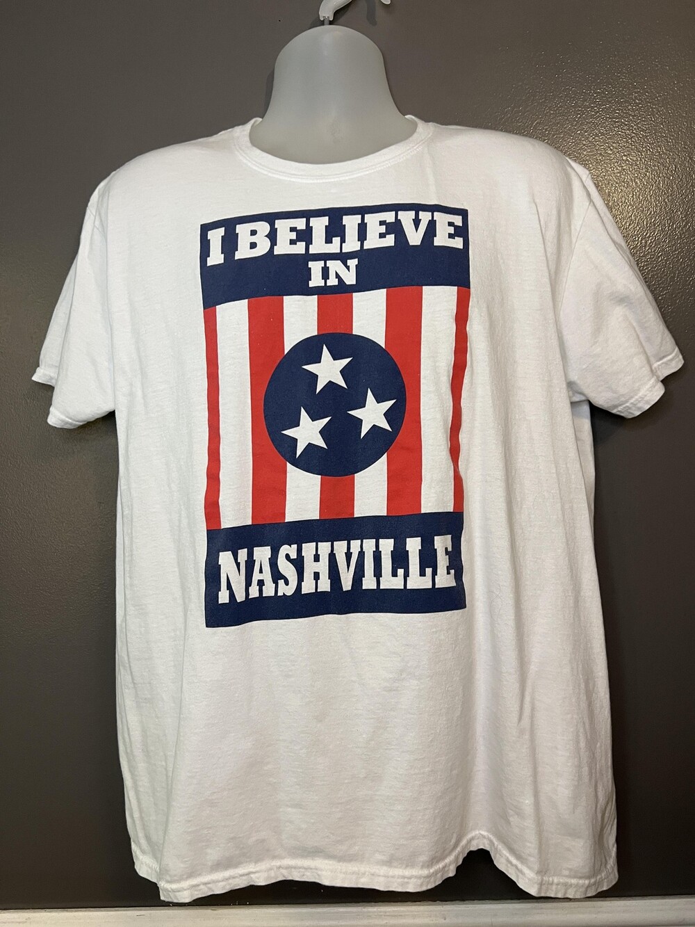 I Believe in Nashville Shirt Mens XL White Graphic Tennessee Tri Star Flag TN